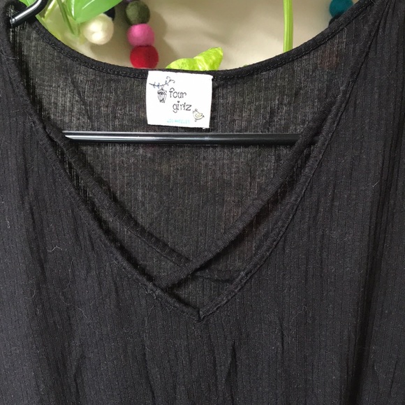 Black tee with tie front - Picture 2 of 2